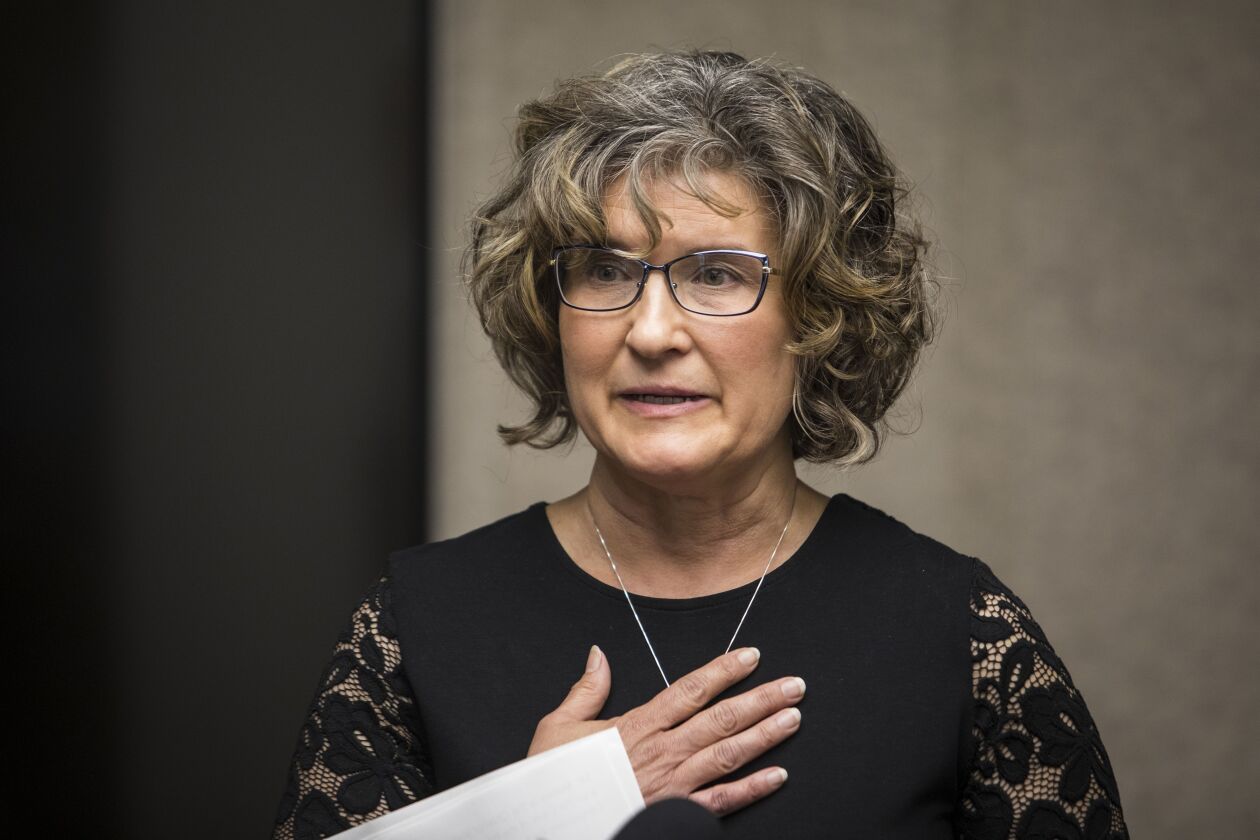 Sherri Garrett, an account technician and minutes clerk for House Speaker Michael Madigan’s office, speaks during a press conference about harassment in Springfield, Wednesday morning, June 6, 2018. | Ashlee Rezin/Sun-Times